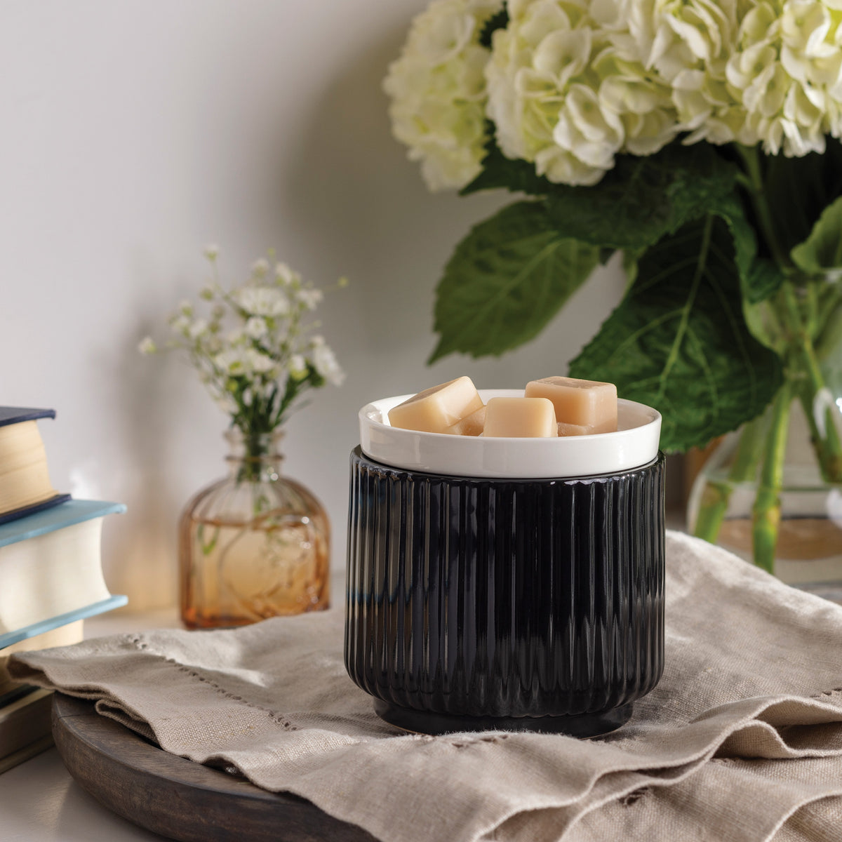 Glossy Black Fragrance Warmer